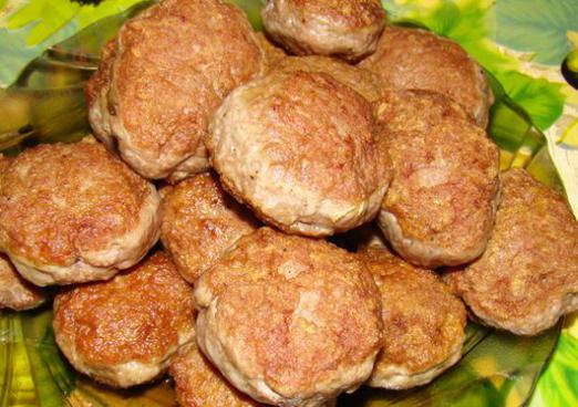 कैसे कीमा बनाया हुआ meatballs पकाने के लिए?