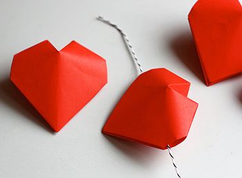 कैसे कागज से बना दिल बनाने के लिए?